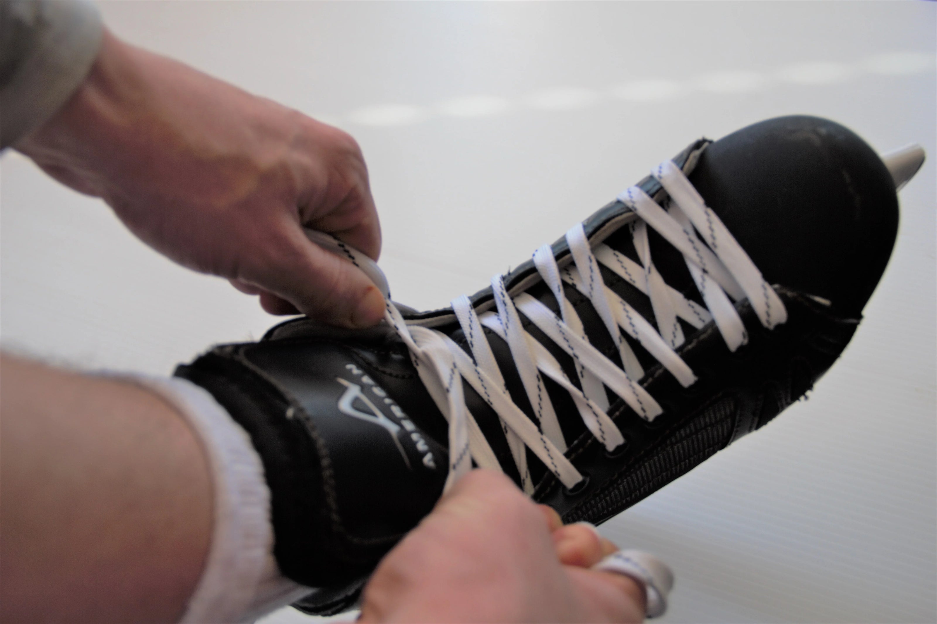 77-cordones-patines-hielo-atar