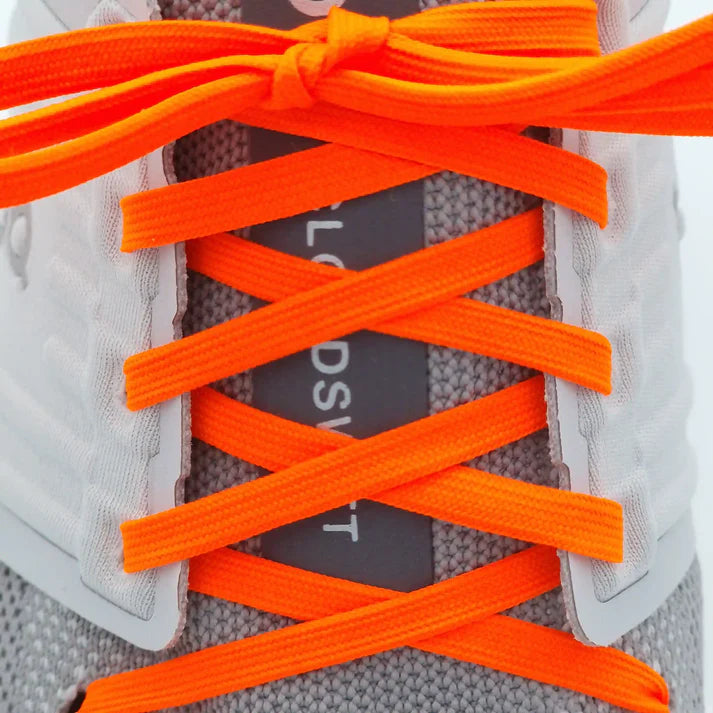 cordones-planos-finos-naranja-claro-atados