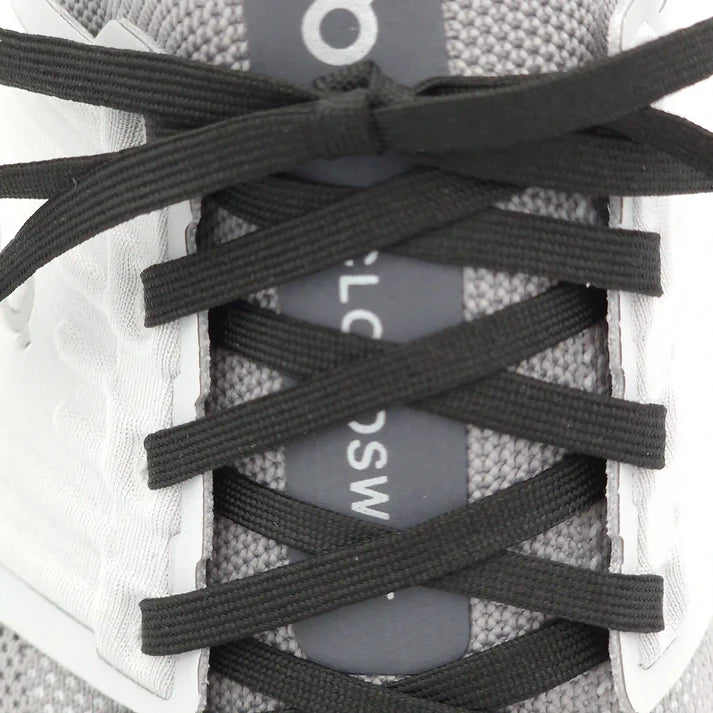cordones-planos-finos-negro-detalle 